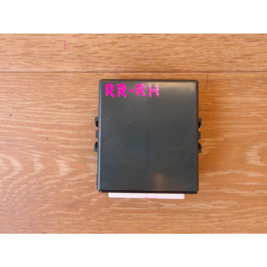 H19 クラウンマジェスタ UZS186 右リアドアMPXコンピューター |  | 02