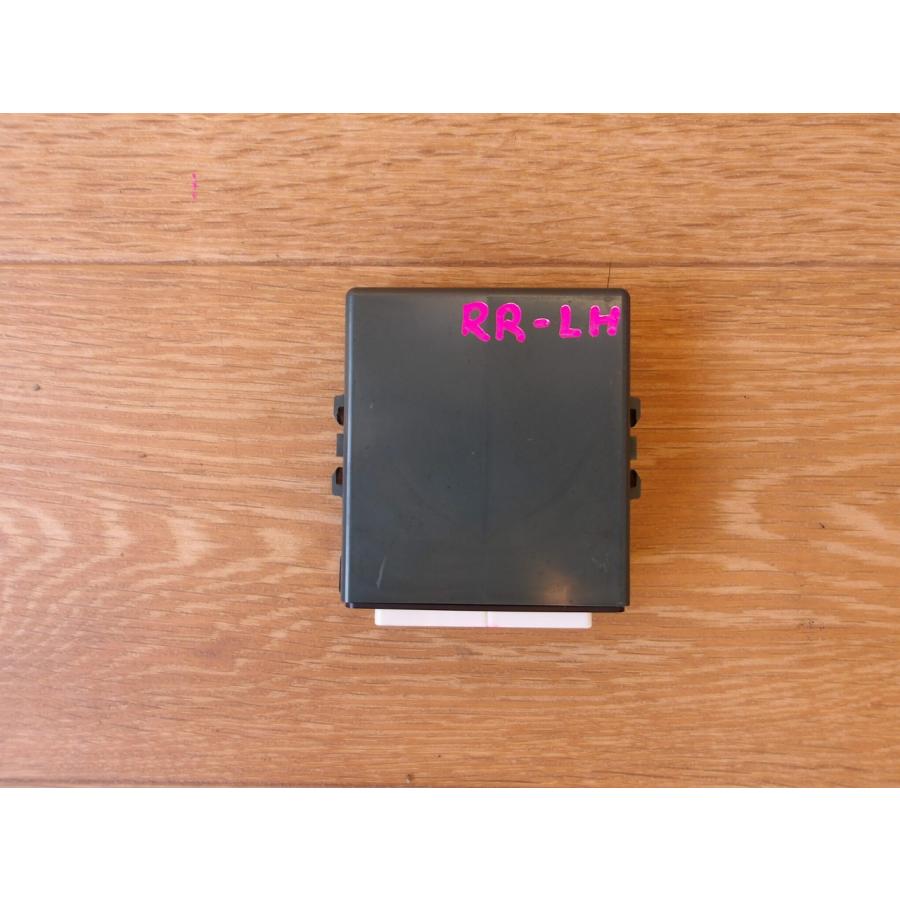 H19 クラウンマジェスタ UZS186 左リアドアMPXコンピューター |  | 02