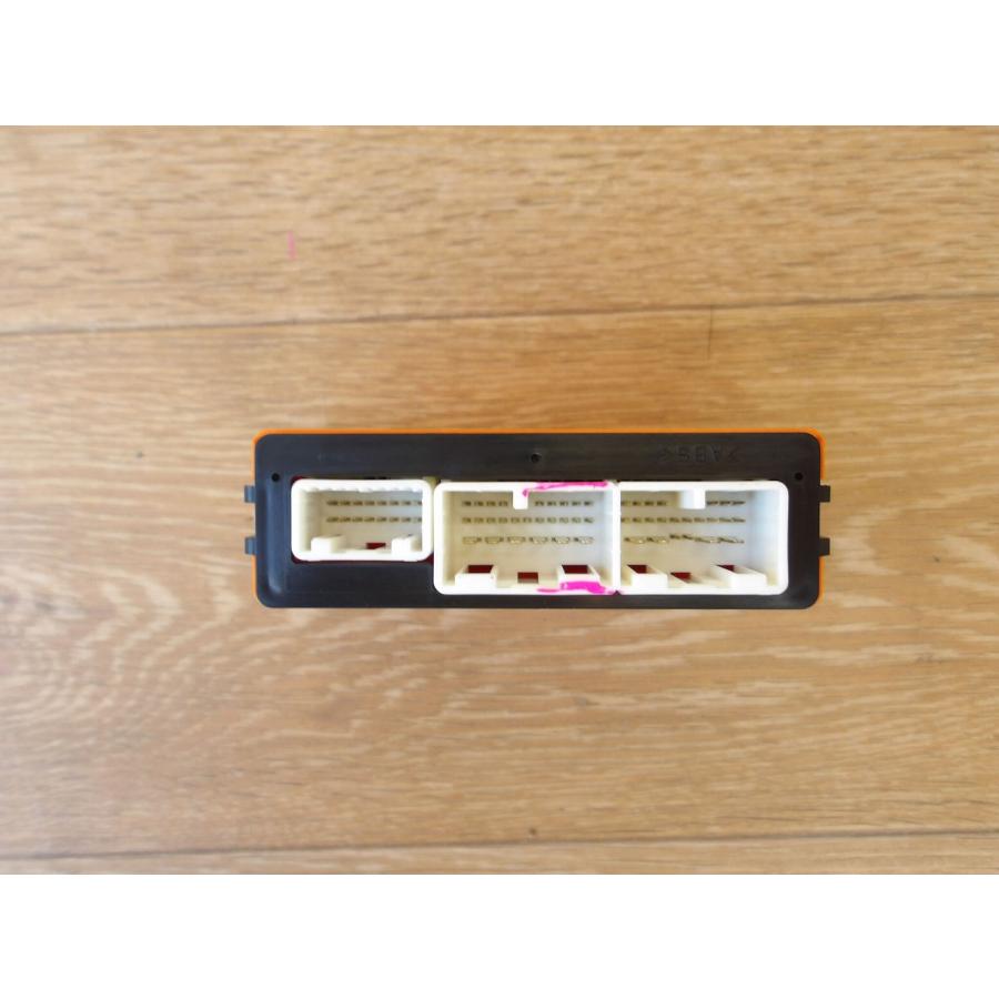 H19 クラウンマジェスタ UZS186 左フロントドアMPXコンピューター |  | 03