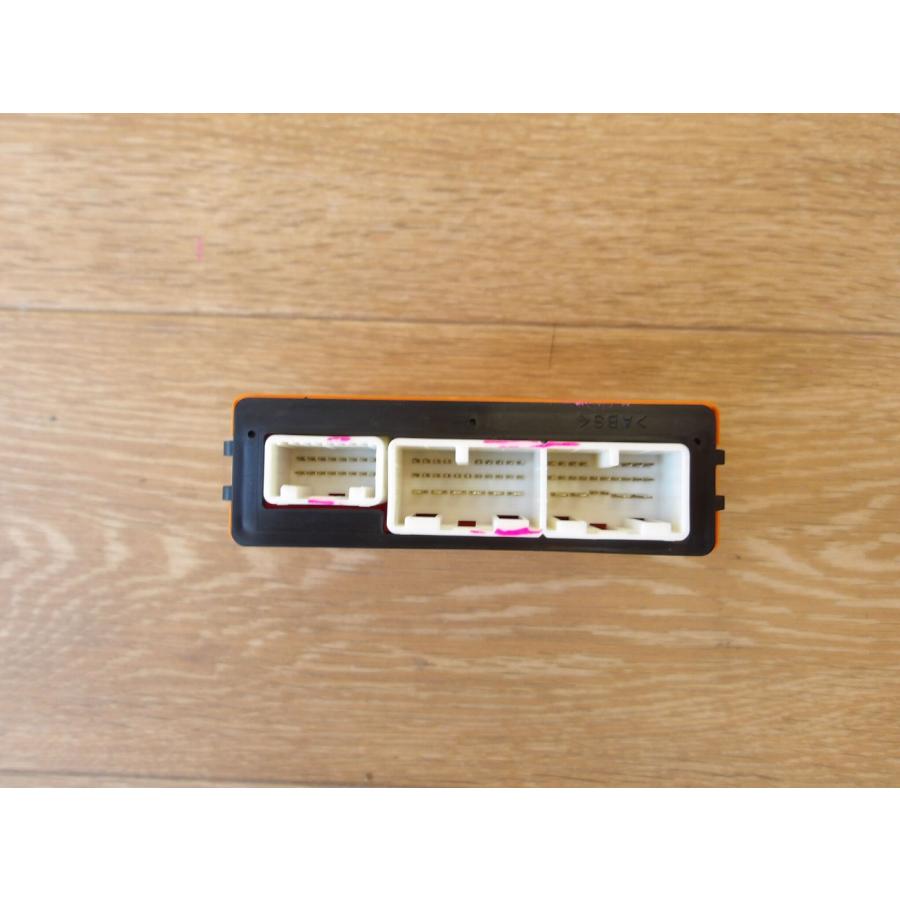 H19 クラウンマジェスタ UZS186 右フロントドアMPXコンピューター |  | 03