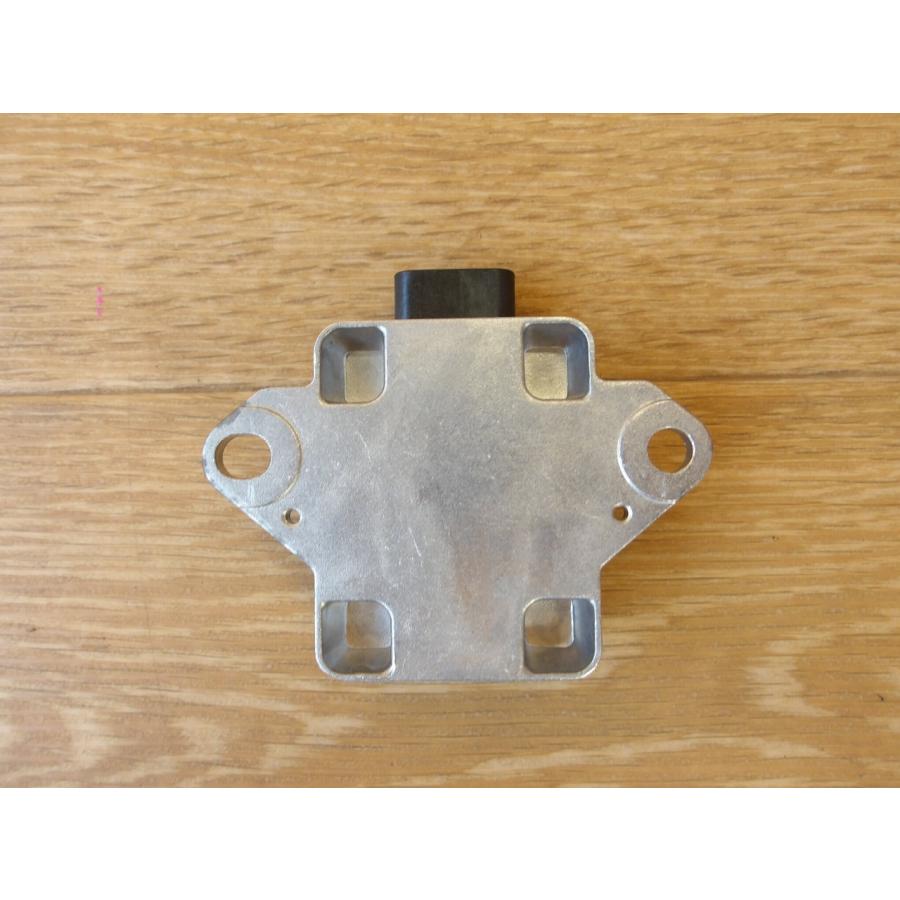 H19 クラウンマジェスタ UZS186 ヨーレートセンサー/Gセンサー/グラビティセンサー |  | 02