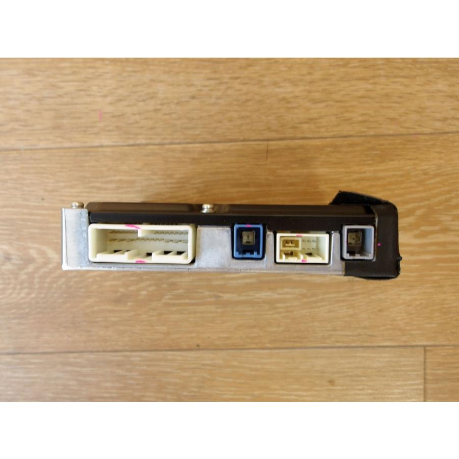 H19 クラウンマジェスタ UZS186 テレマティクストランシーバー |  | 03