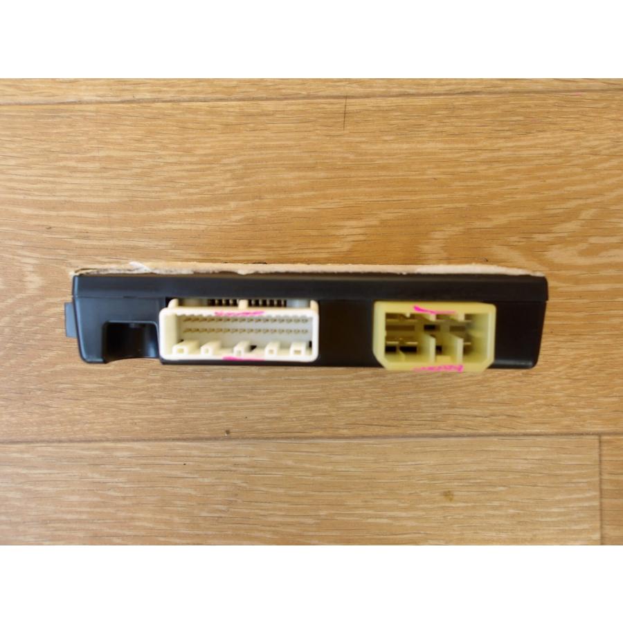 H19 クラウンマジェスタ UZS186 リモートスタート受信機/コンピューター |  | 03