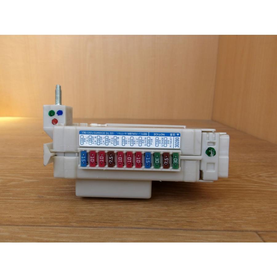 H19 クラウンマジェスタ UZS186 リアヒューズボックス/フューズボックス |  | 03