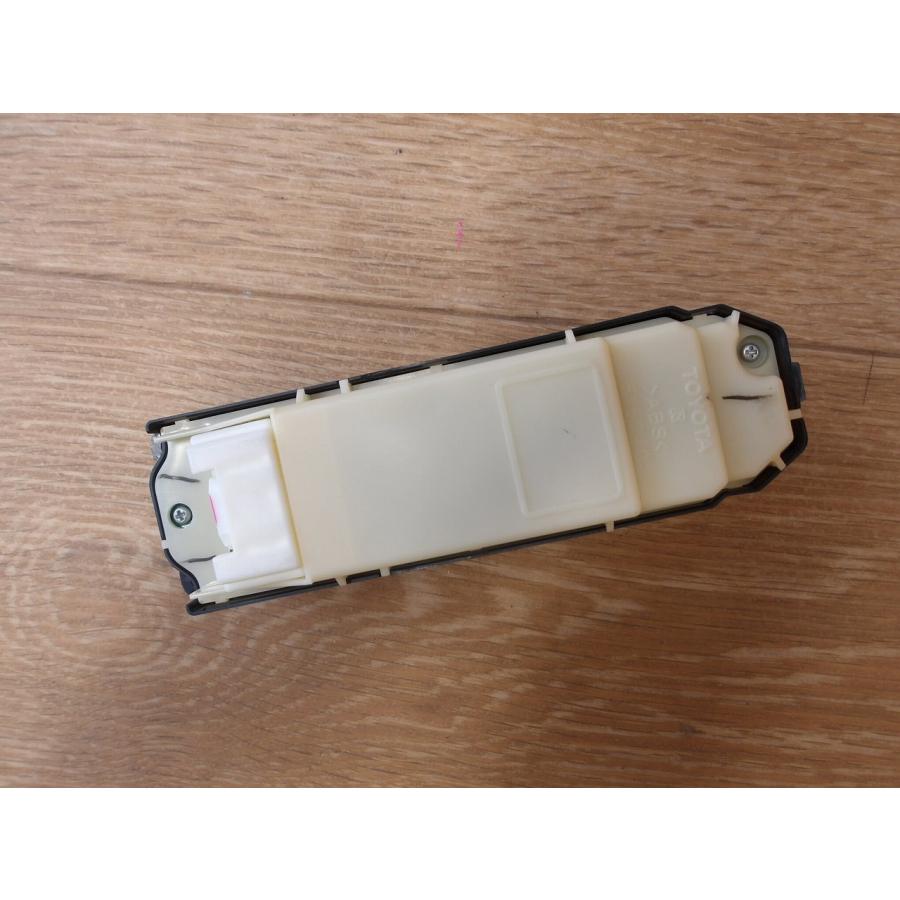 H19 クラウンマジェスタ UZS186 パワーウインドウスイッチ/PWスイッチ |  | 02