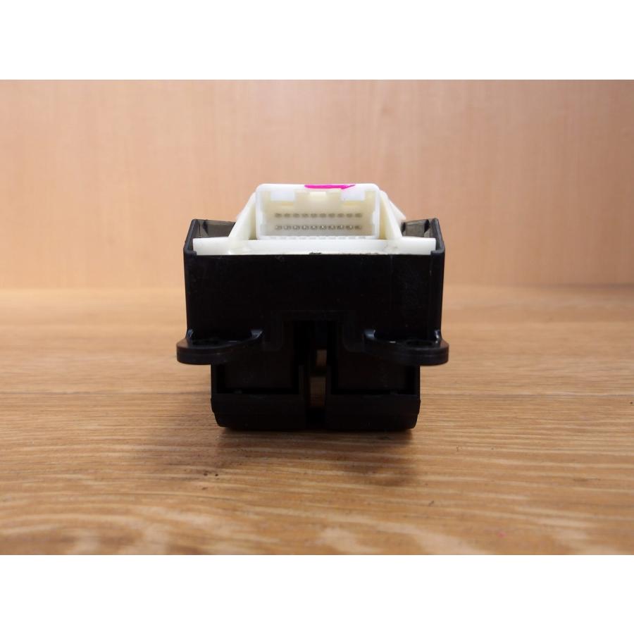 H21 プリウス ZVW30 パワーウインドウスイッチ/PWスイッチ |  | 03