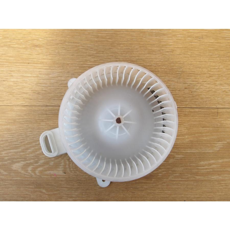 H21 プリウス ZVW30 ヒーターモーター/ブロアファン |  | 01