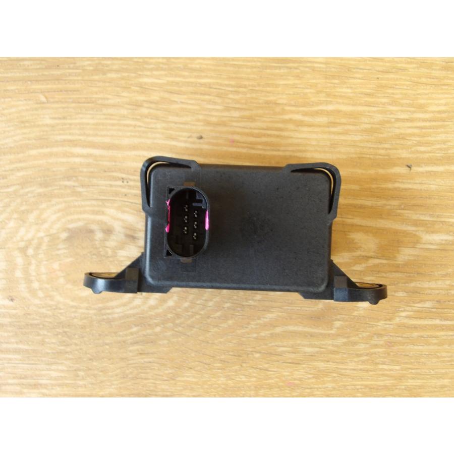 H19 デリカＤ：５ CV5W ヨーレートセンサー/Gセンサー/グラビティセンサー |  | 02