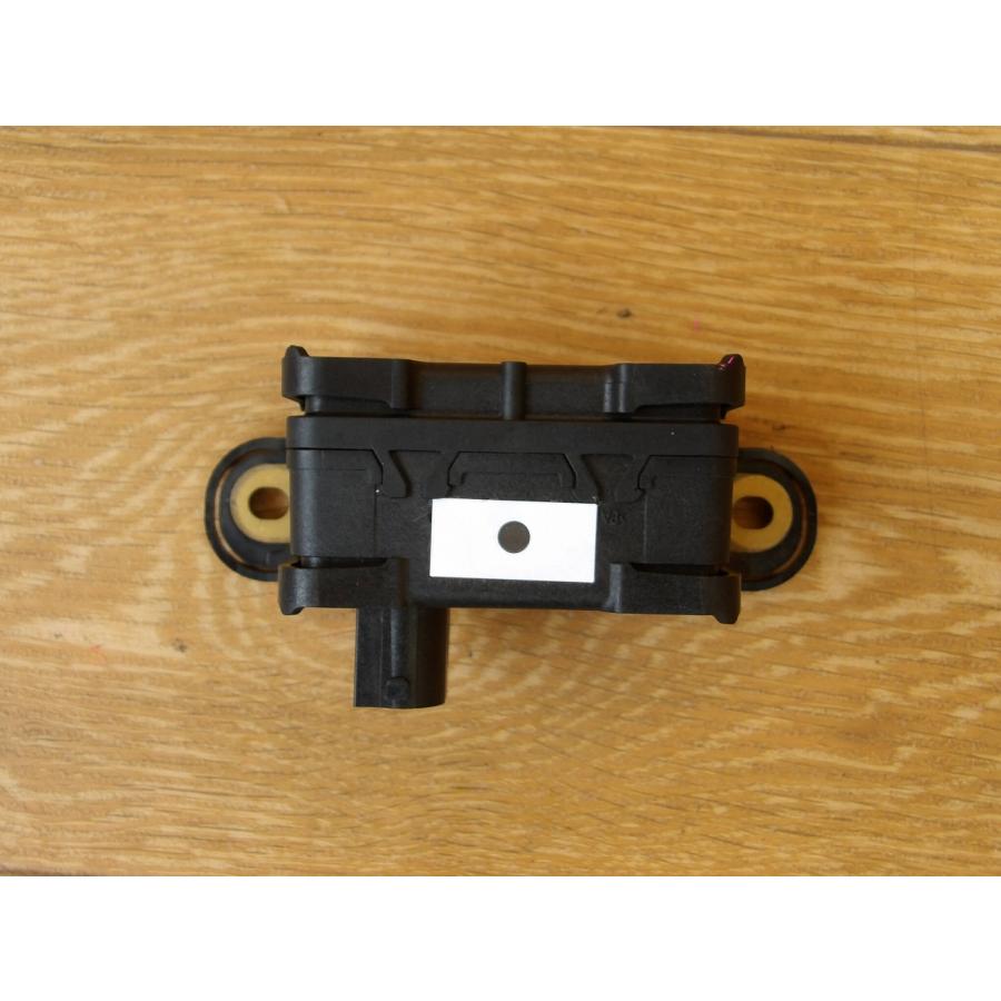 H19 デリカＤ：５ CV5W ヨーレートセンサー/Gセンサー/グラビティセンサー |  | 04