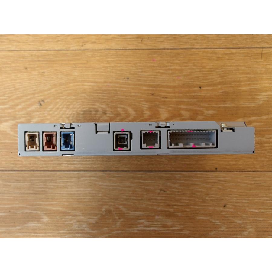 H27 スカイライン YV37 ナビコントロール/コンピューター |  | 04