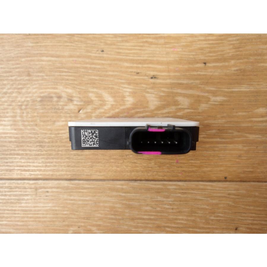 H27 レジェンド KC2 右側 レーダーセンサー |  | 03