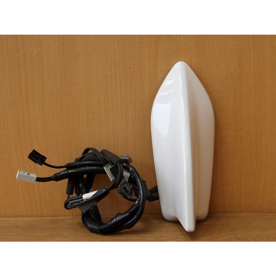 H27 レジェンド KC2 アンテナ/ルーフアンテナ/シャークアンテナ |  | 01