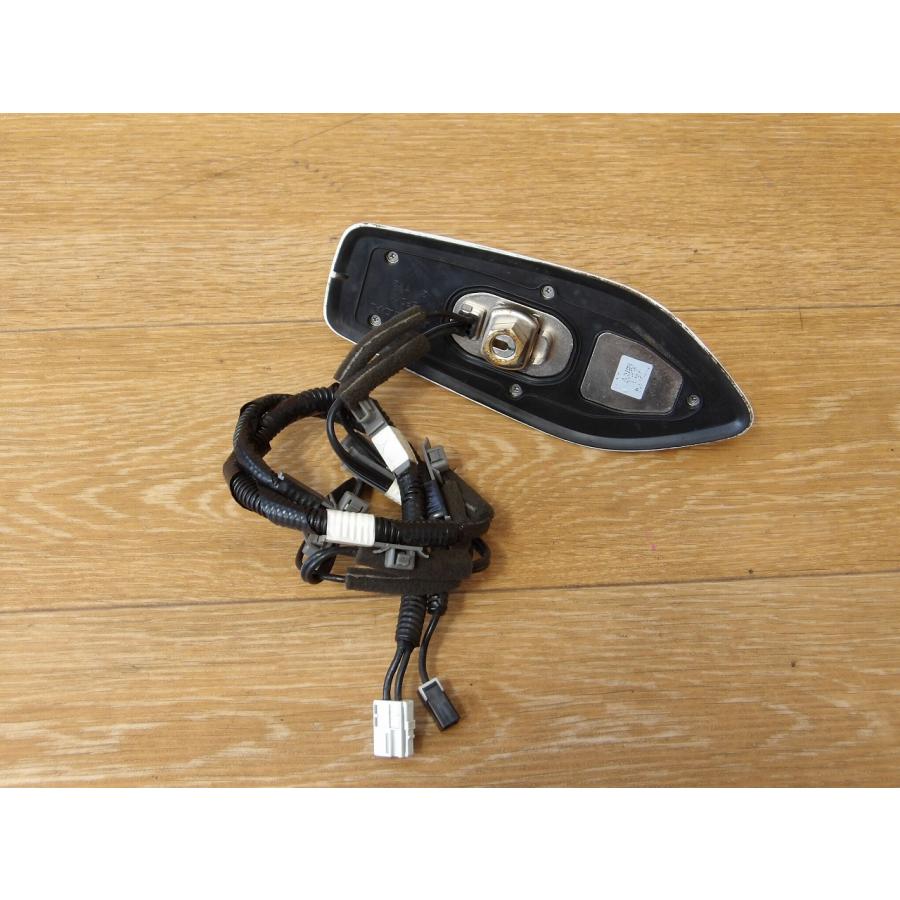 H27 レジェンド KC2 アンテナ/ルーフアンテナ/シャークアンテナ |  | 03