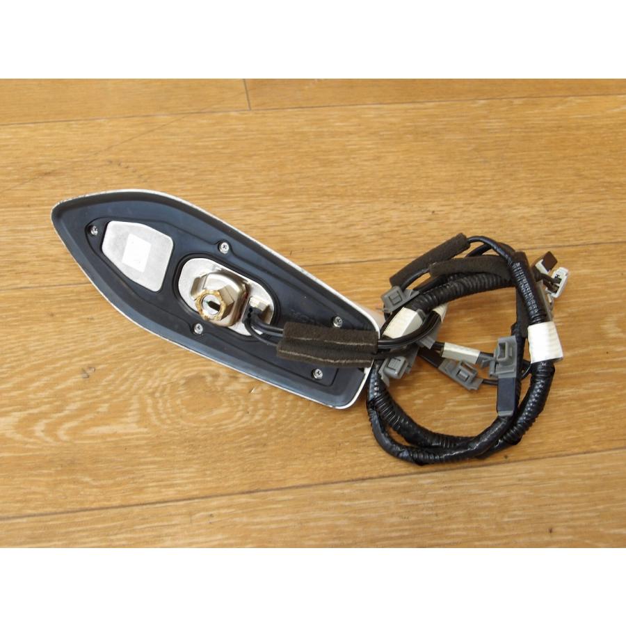 H27 レジェンド KC2 アンテナ/ルーフアンテナ/シャークアンテナ |  | 04