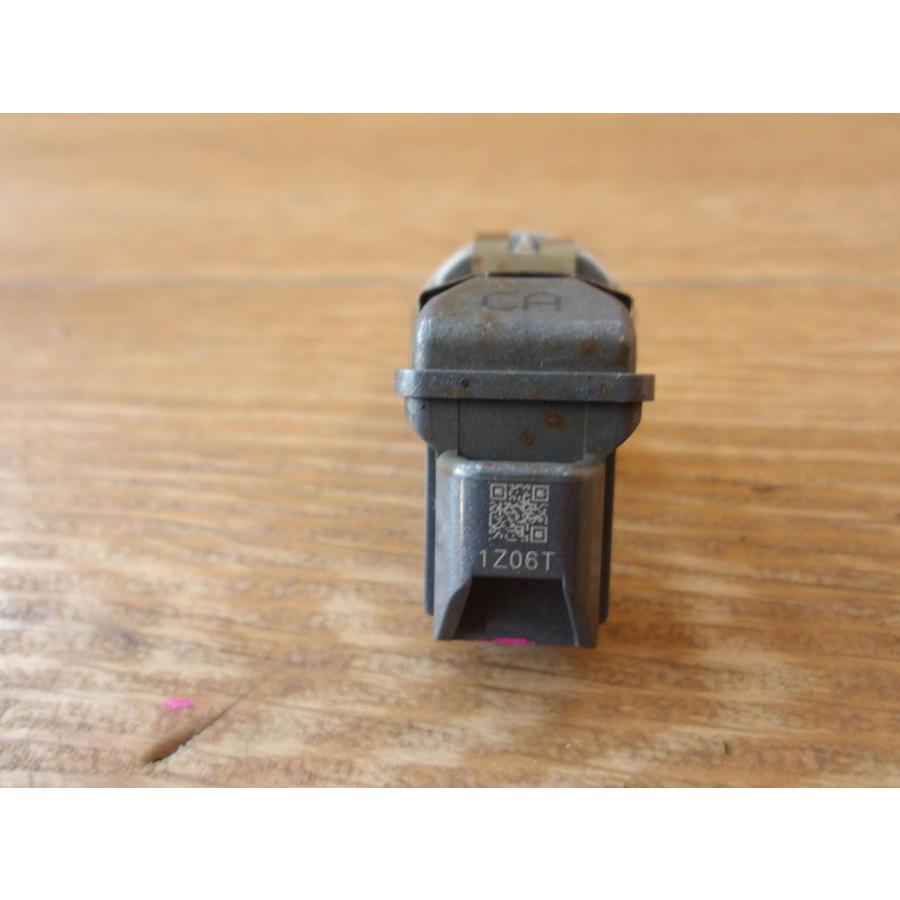 H24 エルグランド TE52 リアナンバーセンサー2点 |  | 02