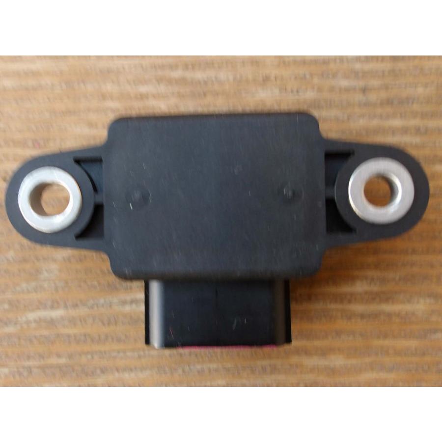 H29 リーフ AZE0 ヨーレートセンサー/Gセンサー/グラビティセンサー |  | 02