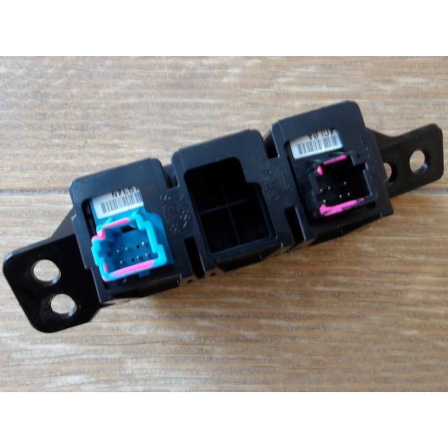 H29 リーフ AZE0 ステアリングヒータースイッチ |  | 02