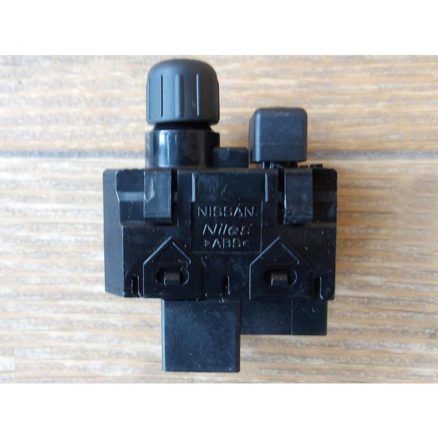 H29 リーフ AZE0 ミラースイッチ |  | 02