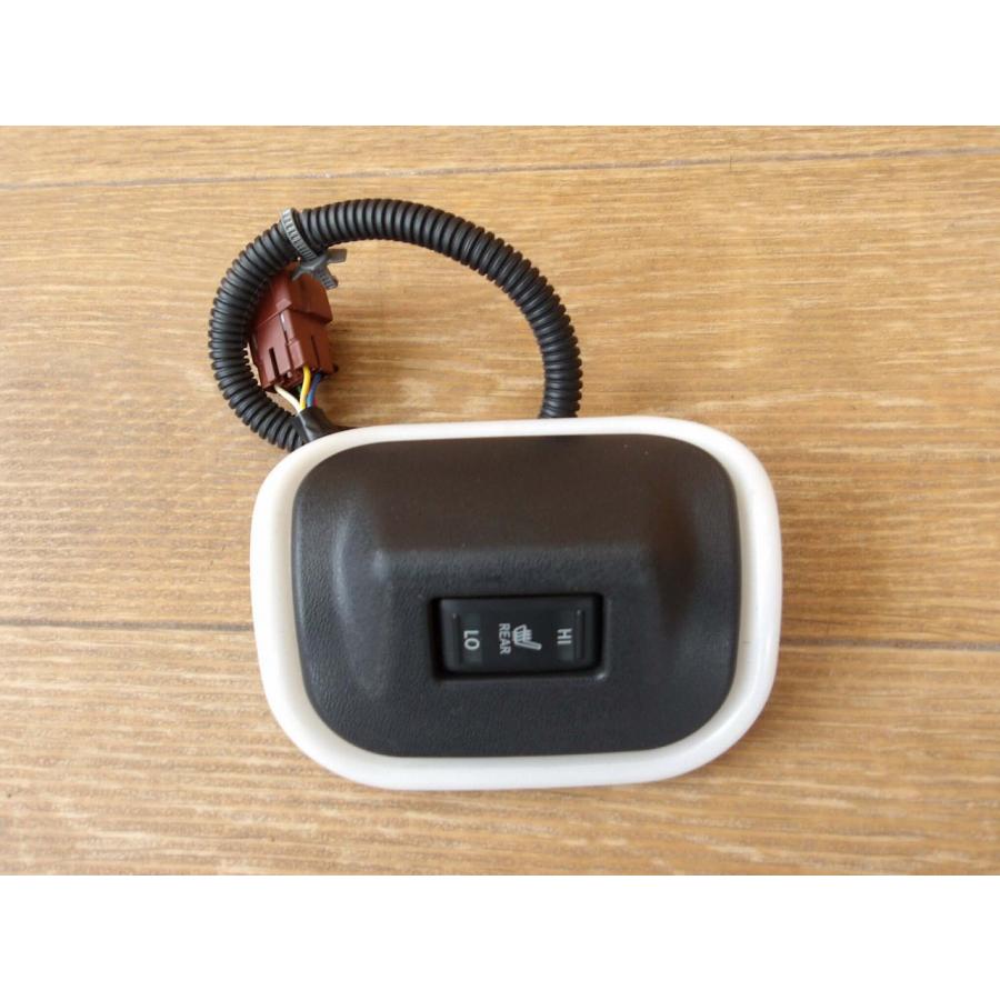 H29 リーフ AZE0 リアシートヒータースイッチ |  | 01