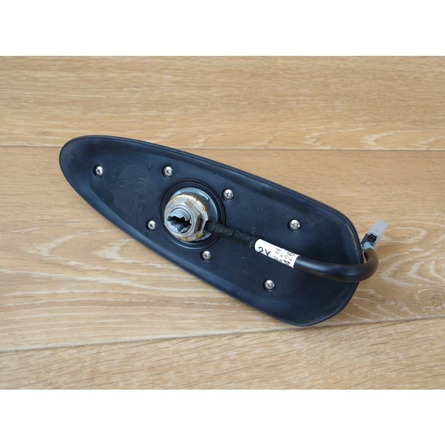 R1 CX-8 KG2P アンテナ/ルーフアンテナ/シャークアンテナ |  | 04