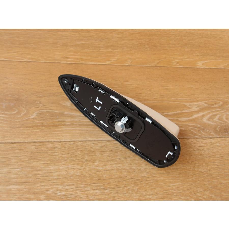 R3 ヤリスクロス MXPJ15 アンテナ/ルーフアンテナ/シャークアンテナ |  | 03