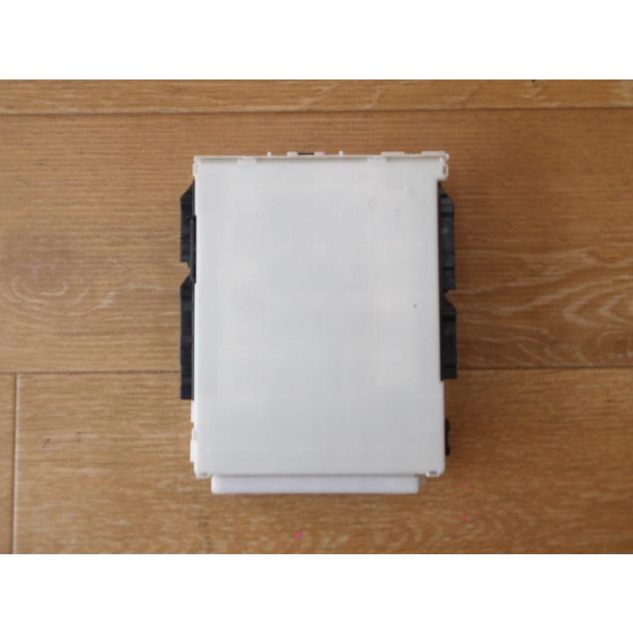 H30 エスクァイア ZWR80G BCMコンピューター/ボディコントロールモジュール |  | 03