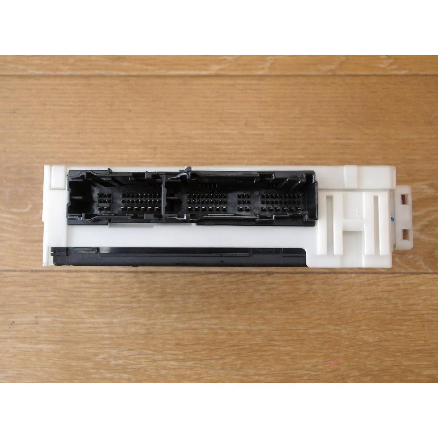 H30 エスクァイア ZWR80G BCMコンピューター/ボディコントロールモジュール |  | 05