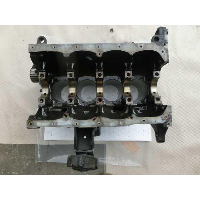 H17 バネット SK82VN F8E シリンダーブロック/エンジンブロック |  | 04