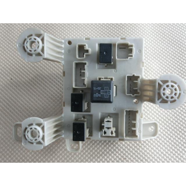 H14 アルファードV MNH15W 右側 ヒューズボックス/フューズボックス/ドライバーサイドジャンクションブロック |  | 01