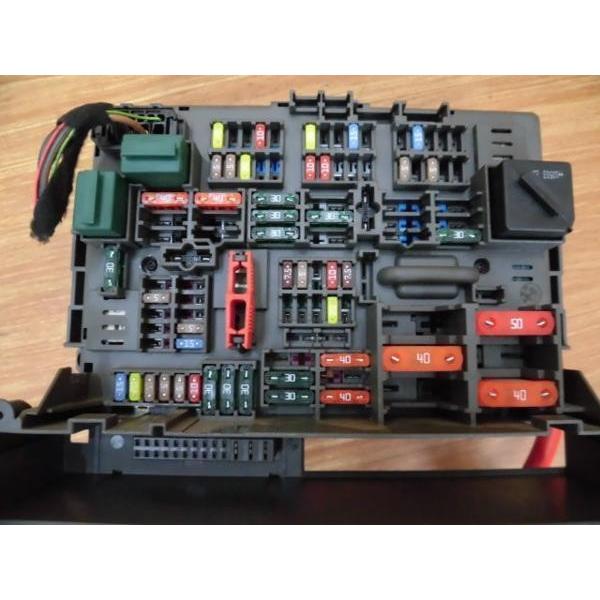 H23 BMW 1シリーズ 116i LBA-UE16 ヒューズボックス |  | 01