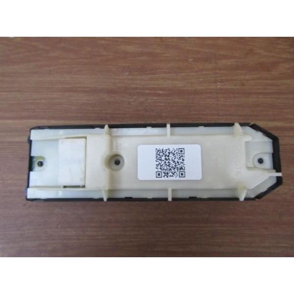 H22 SAI AZK10 PWスイッチ/パワーウィンドウスイッチ |  | 02