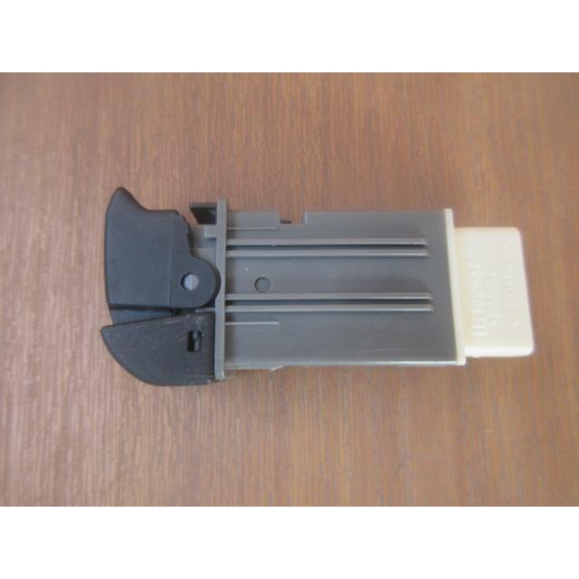 ノア ZRR85G セーフティベルトスイッチ |  | 02