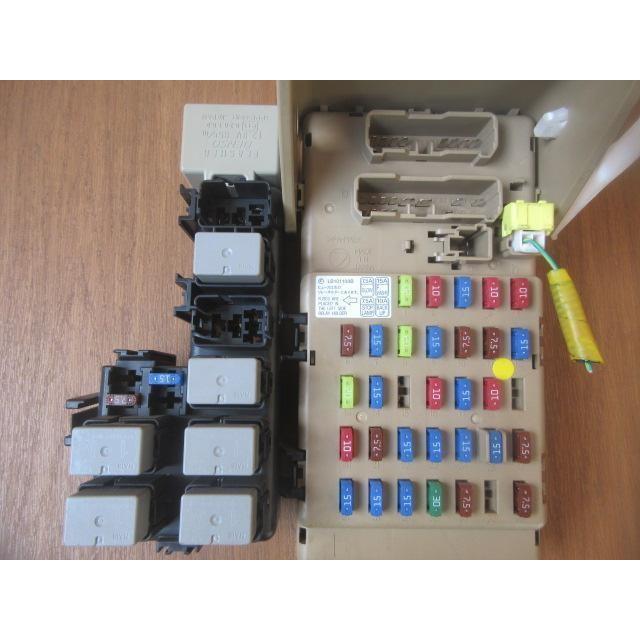 H21 エクシーガ YA5 ヒューズボックス/フューズボックス |  | 03