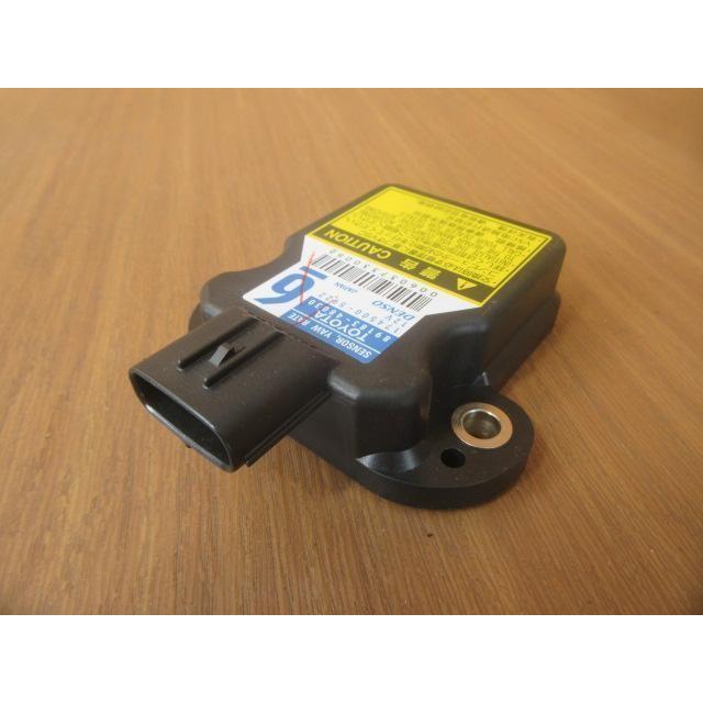 H23 SAI AZK10 ヨーレートセンサー |  | 03