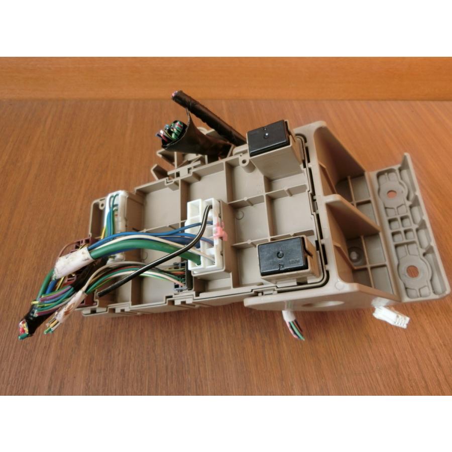 H21 エクシーガ YA4 ヒューズボックス/フューズボックス |  | 02