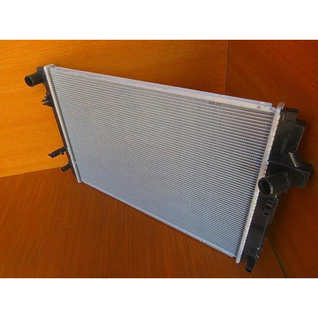 アクア NHP10 社外 ラジエーター |  | 02