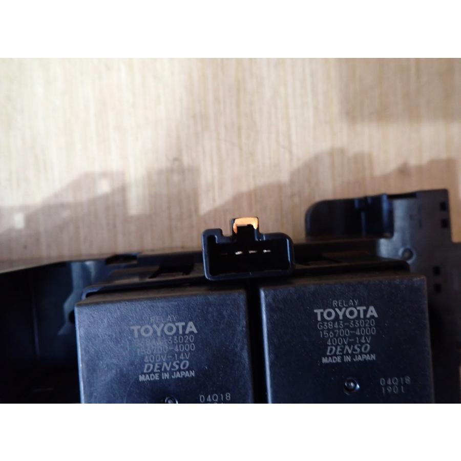 H24 アクア NHP10 HVバッテリー中リレー |  | 03