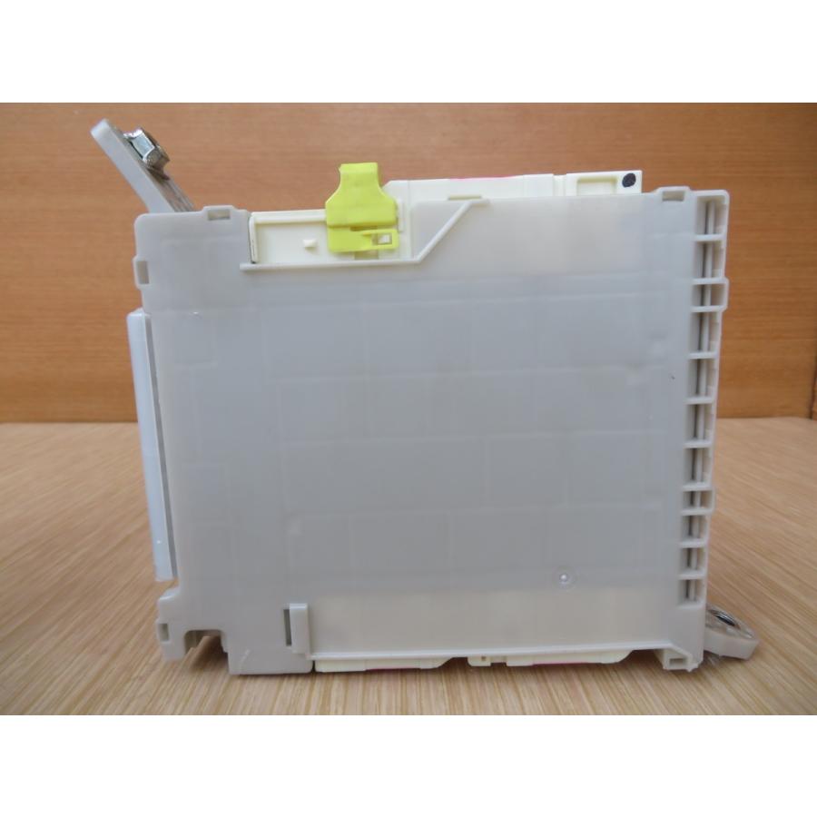 H23 クラウン GRS200 ヒューズボックス/フューズボックス (運転席側分) |  | 04