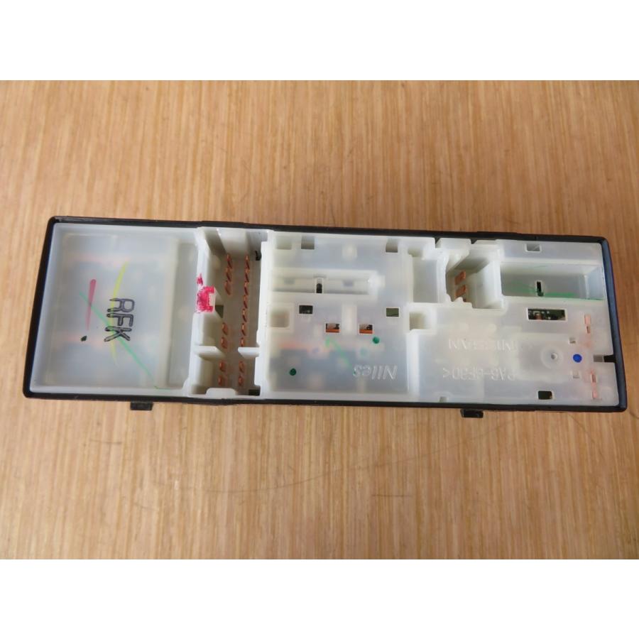 H30 eKワゴン B11W 運転席側 パワーウインドウスイッチ/PWスイッチ |  | 03