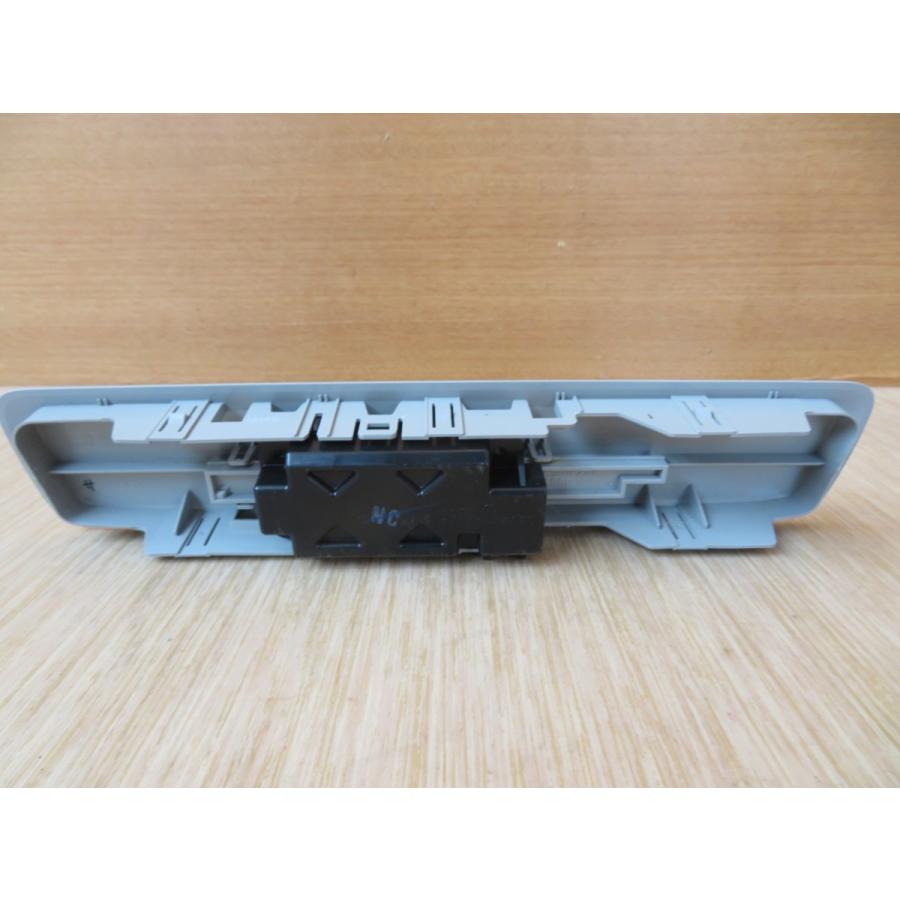 H26 ヴォクシー ZRR80W リアエアコンパネル/ACパネル/ACスイッチ/エアコン操作パネル (リア用) |  | 02