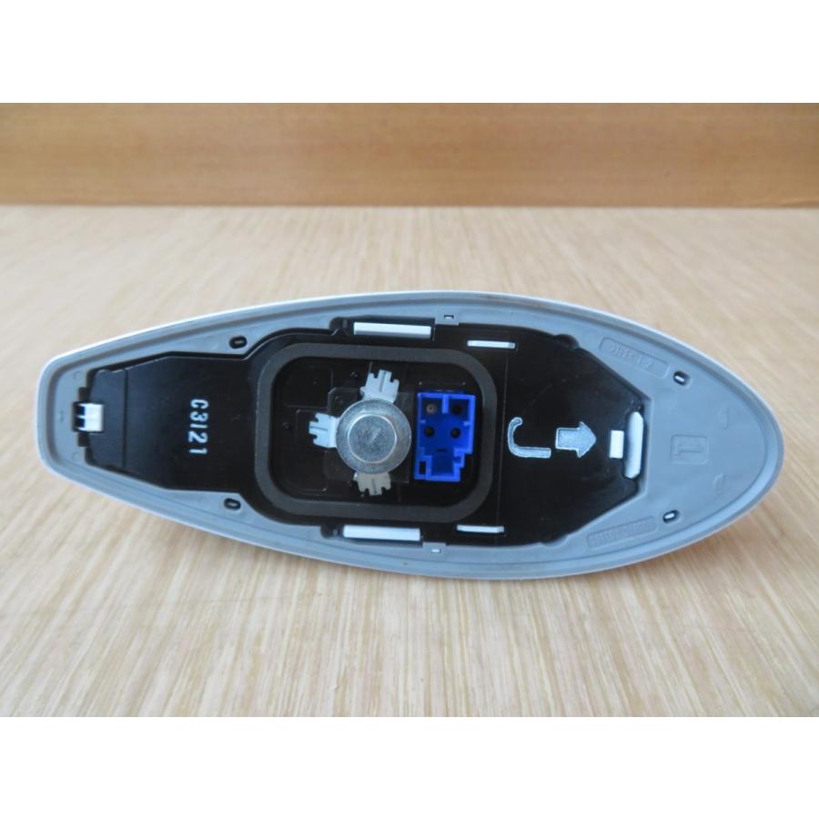 H25 レクサス IS300 AVE30 アンテナ/ルーフアンテナ/シャークアンテナ |  | 02