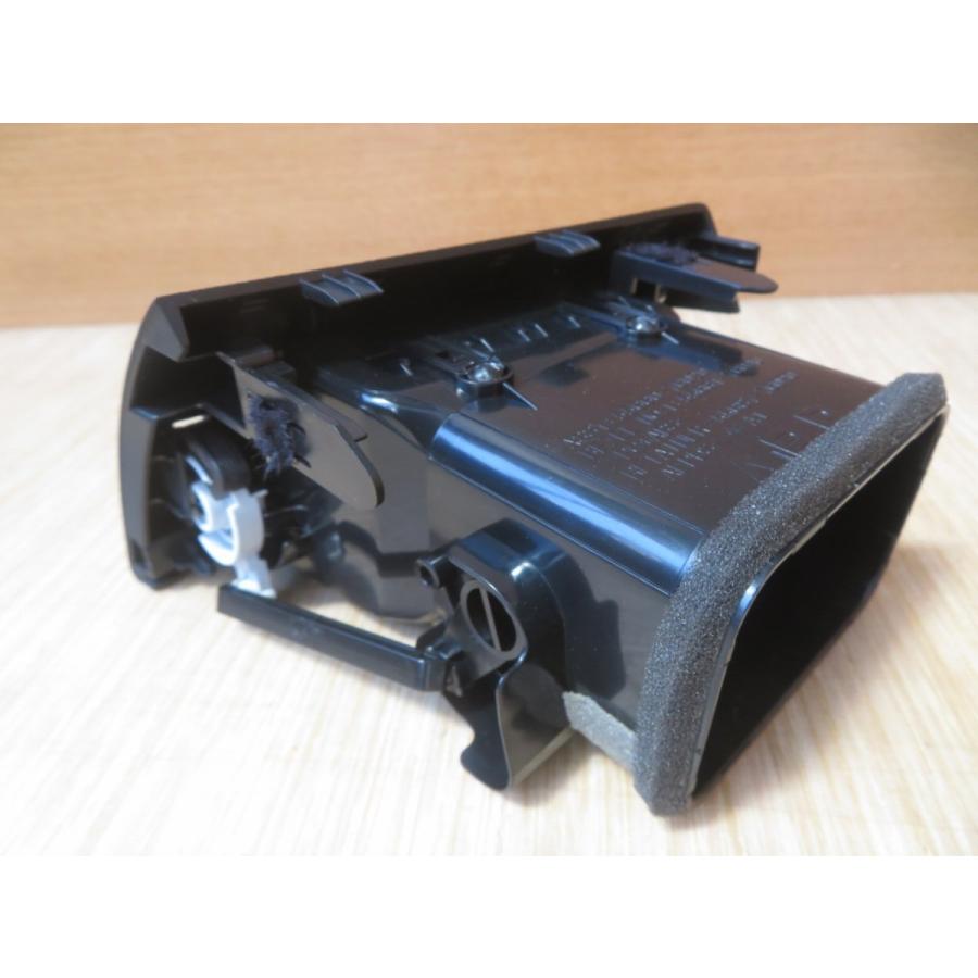 H24 レクサス CT200h ZWA10 左エアコン吹き出し口/左エアコン出口 |  | 02