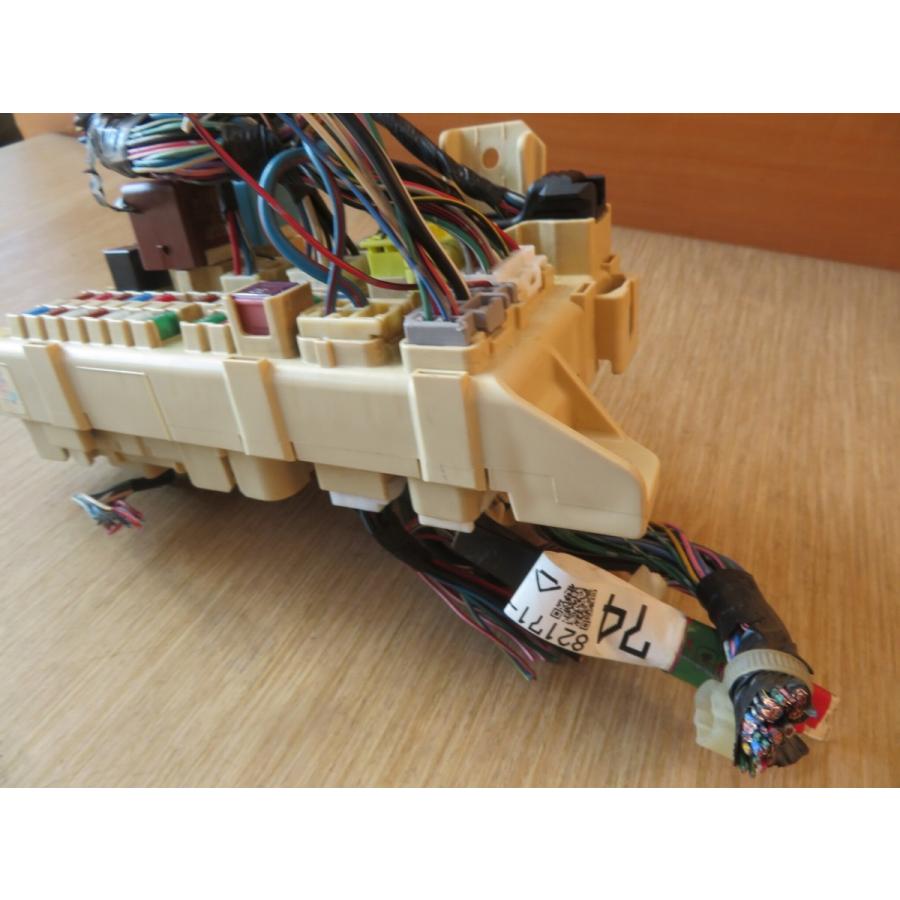 H16 ノア AZR60G ヒューズボックス/フューズボックス |  | 02