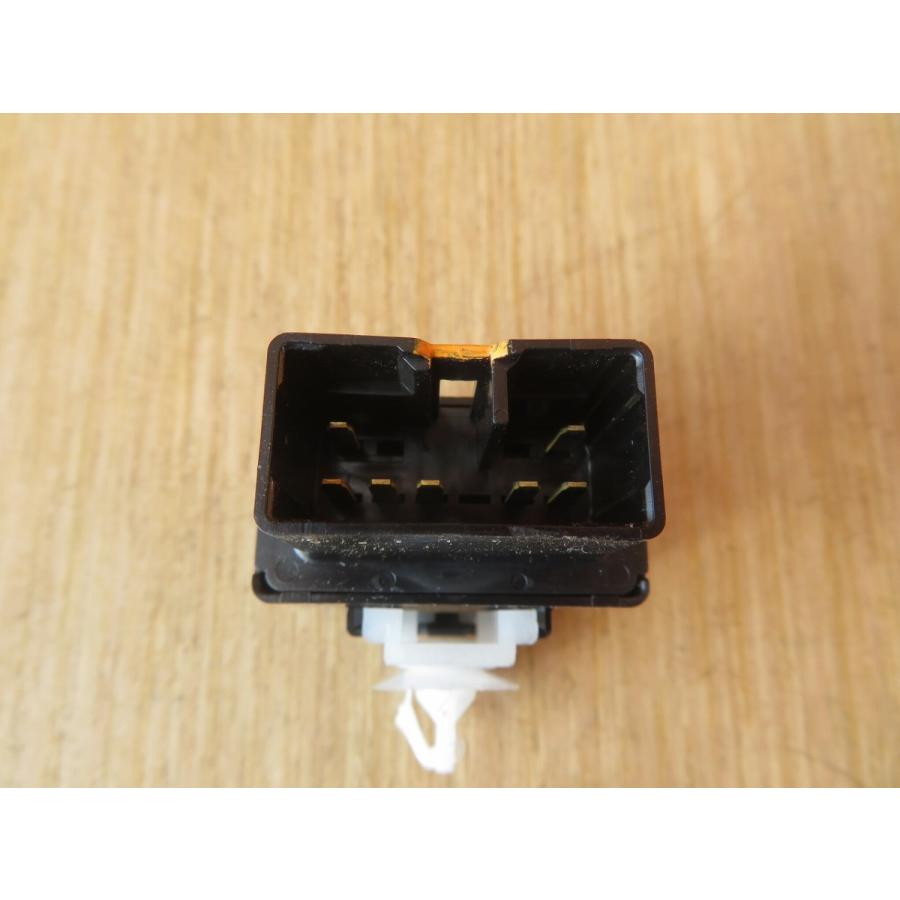 H24 レクサス CT200 ZWA10 ストップシグナルリレー |  | 02