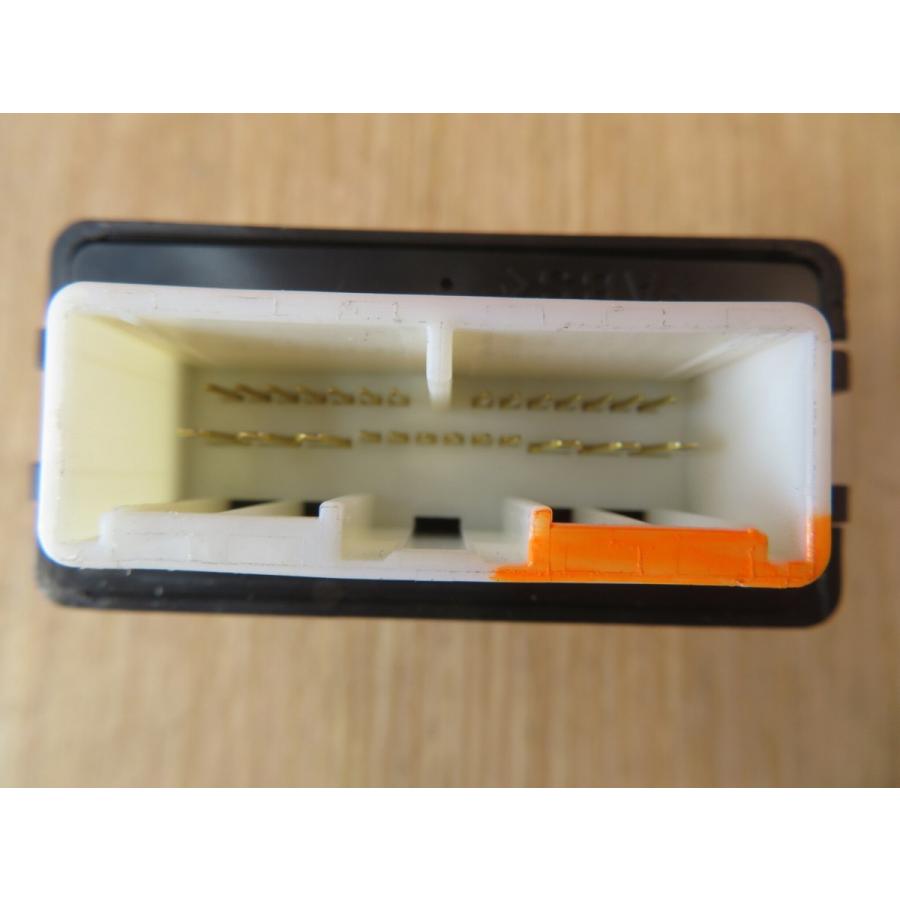 H24 レクサス CT200 ZWA10 ワイパーリレー |  | 02