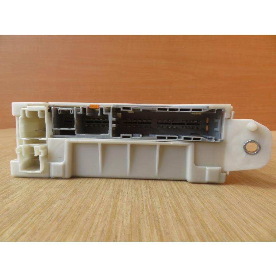 H20 アルファード ANH20W 右ヒューズボックス/フューズボックス |  | 02