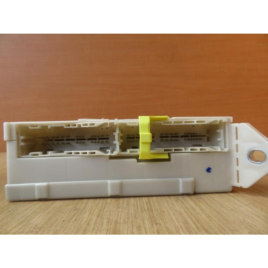 H20 アルファード ANH20W 右ヒューズボックス/フューズボックス |  | 03