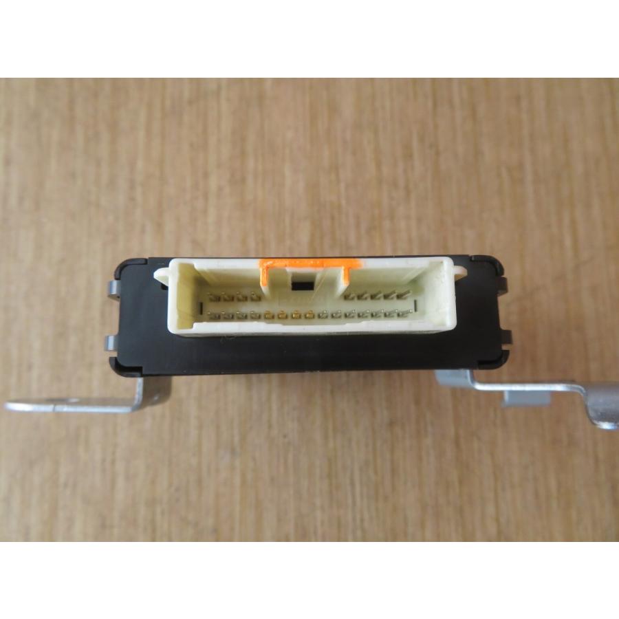 H20 アルファード ANH20W ヘッドライトオートレベリングコンピューター |  | 02