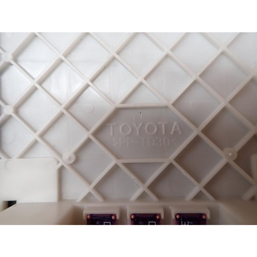 H26 ノア ZWR80G ジャンクションブロック |  | 01