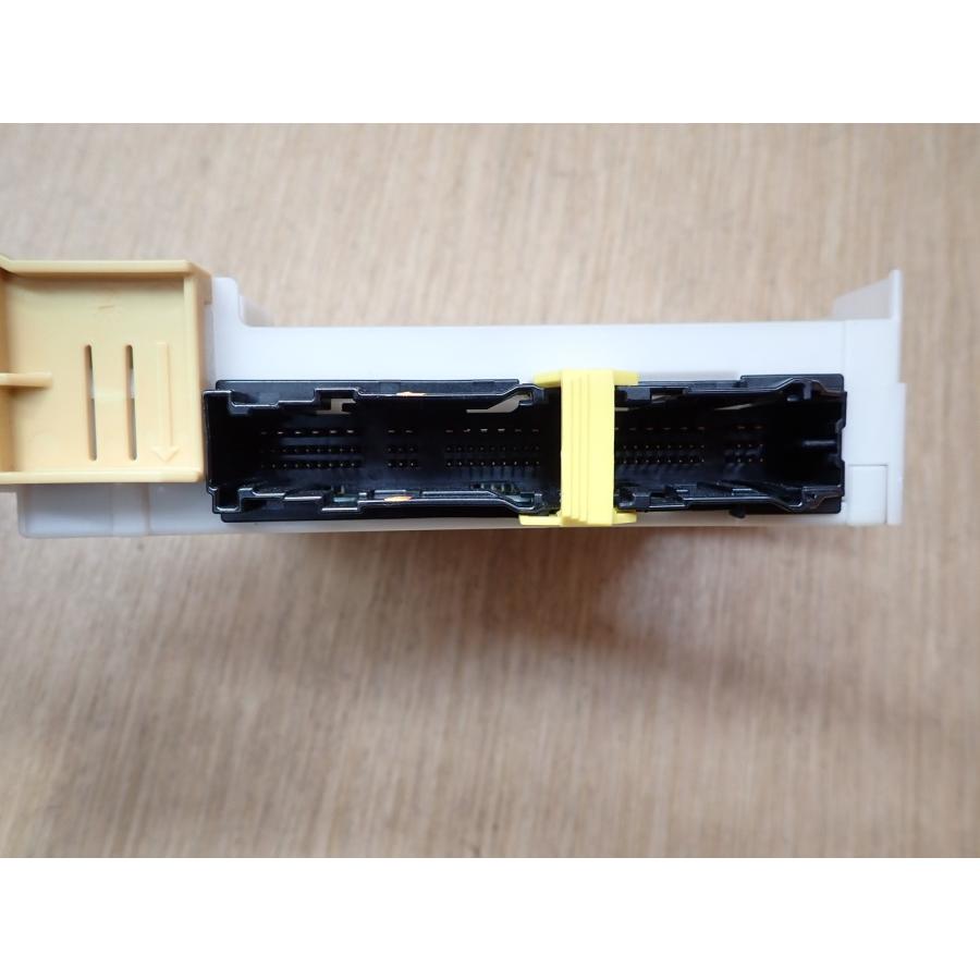 H26 ノア ZWR80G ジャンクションブロック |  | 05